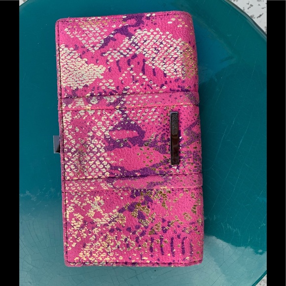 Kenneth Cole reaction wallet / clutch - Picture 2 of 5